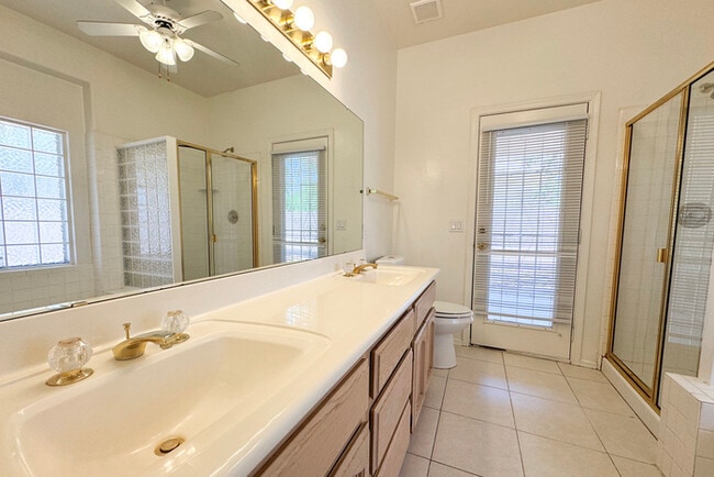 Building Photo - 3Bed/2Bath House at 63rd/Northern Ave! $19...