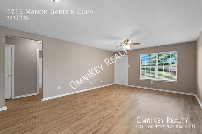 Building Photo - 1715 Manor Garden Curve