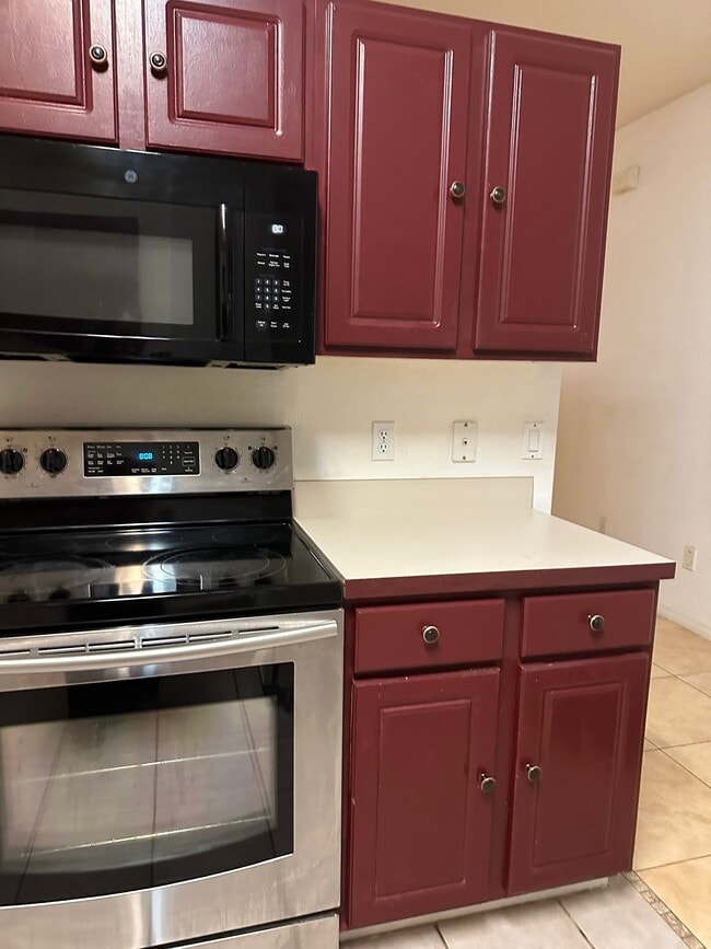 Building Photo - 4940 Bellthorn Dr