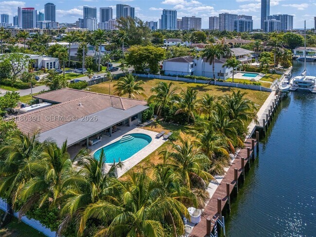 Building Photo - 419 Alamanda Dr