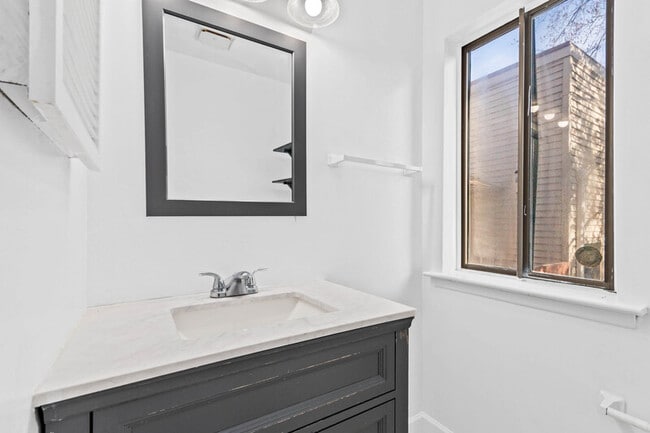 Building Photo - 66 Banner Ct