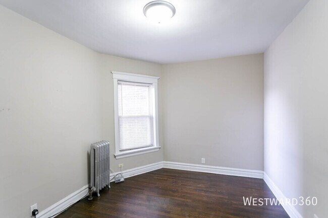 Building Photo - 5417 S Drexel Ave