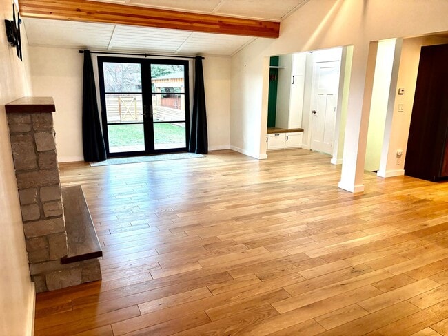 Building Photo - Spacious House. Expansive Lot. Prime Location