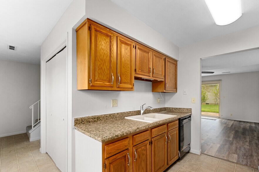 Building Photo - 6207 N Northmoor Ct
