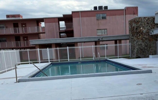 Building Photo - 19805 SW 114th Ave