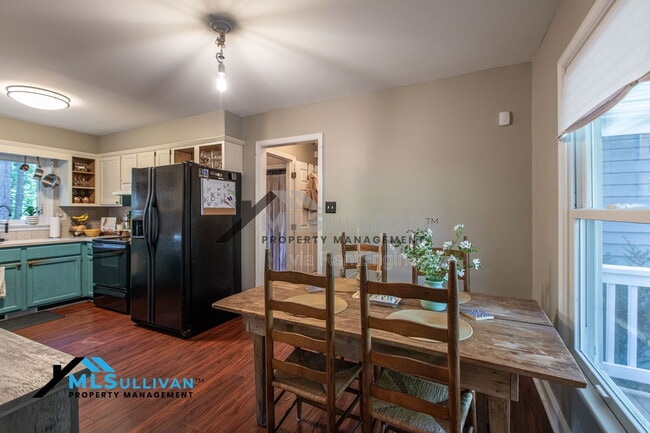 Building Photo - 5623 Lake Elton Rd