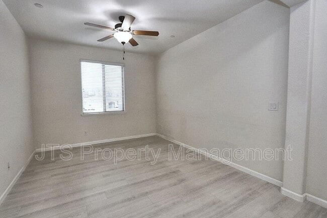 Building Photo - 9200 Rioja St