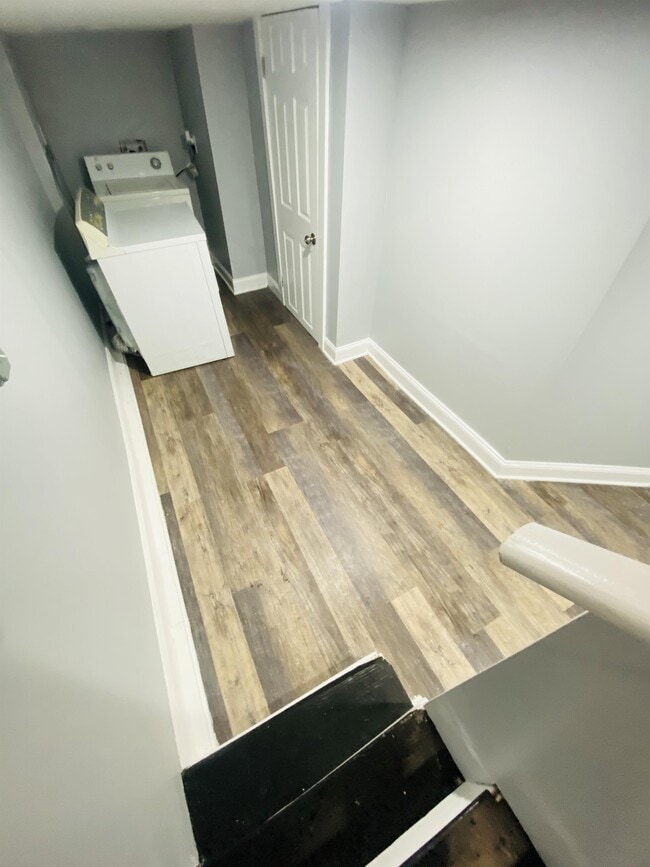 Building Photo - 1304 Sargeant St