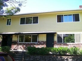 Building Photo - 1427 NE Hancock St