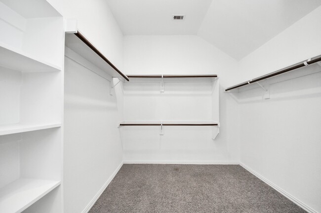 Building Photo - 5827 Northern Rose Ln