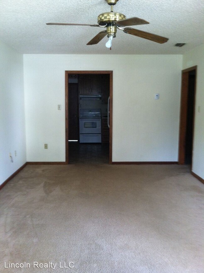 Building Photo - 2 br, 1 bath House - 1754 B Poplar St*