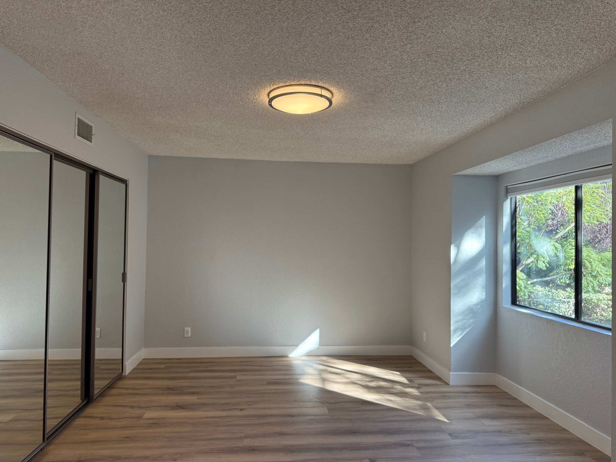 Building Photo - 4549 Alla Rd