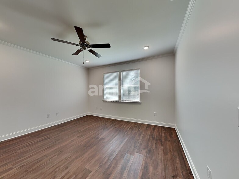Building Photo - 177 Spruce Cir