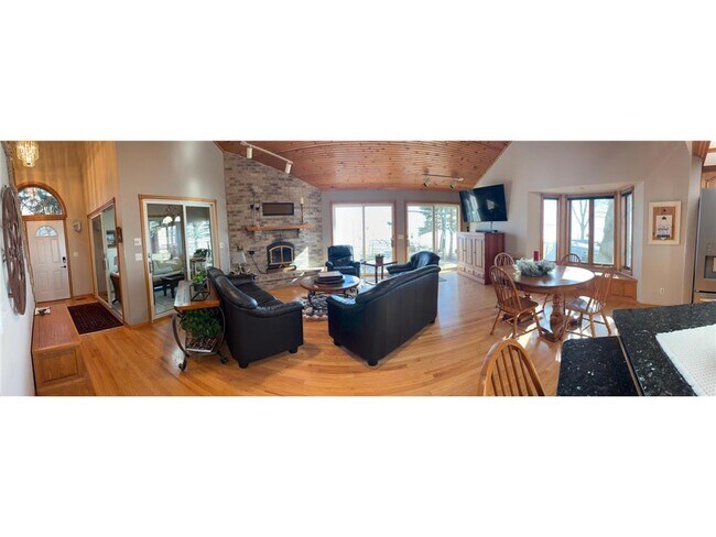 Building Photo - 12617 Old N Shore Dr