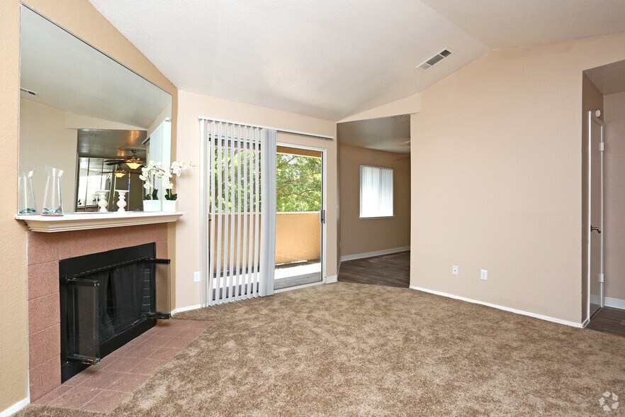 2 Bedroom - Living Room - Willow Grove