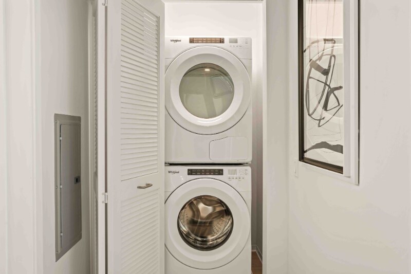 Building Photo - 2099 S Wabash Ave