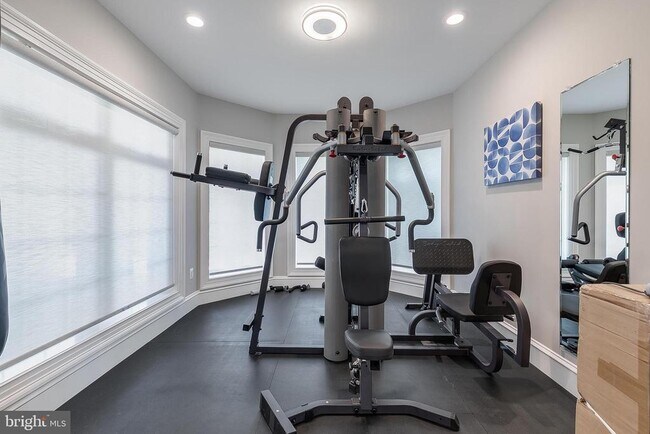 Building Photo - 7002 River Oaks Dr