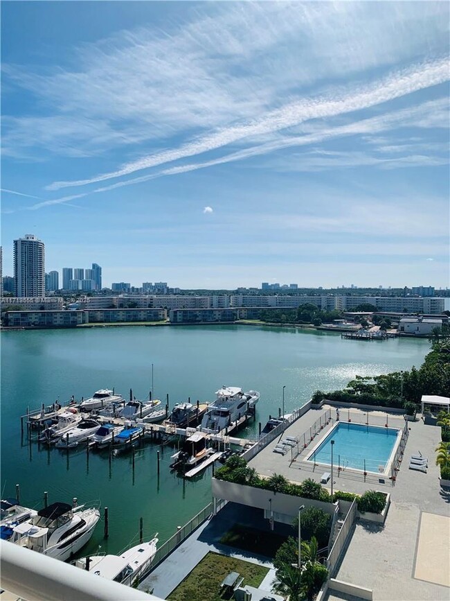 Building Photo - 18041 Biscayne Blvd