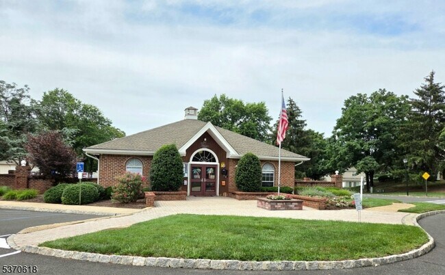 Building Photo - 3705 Pinhorn Dr
