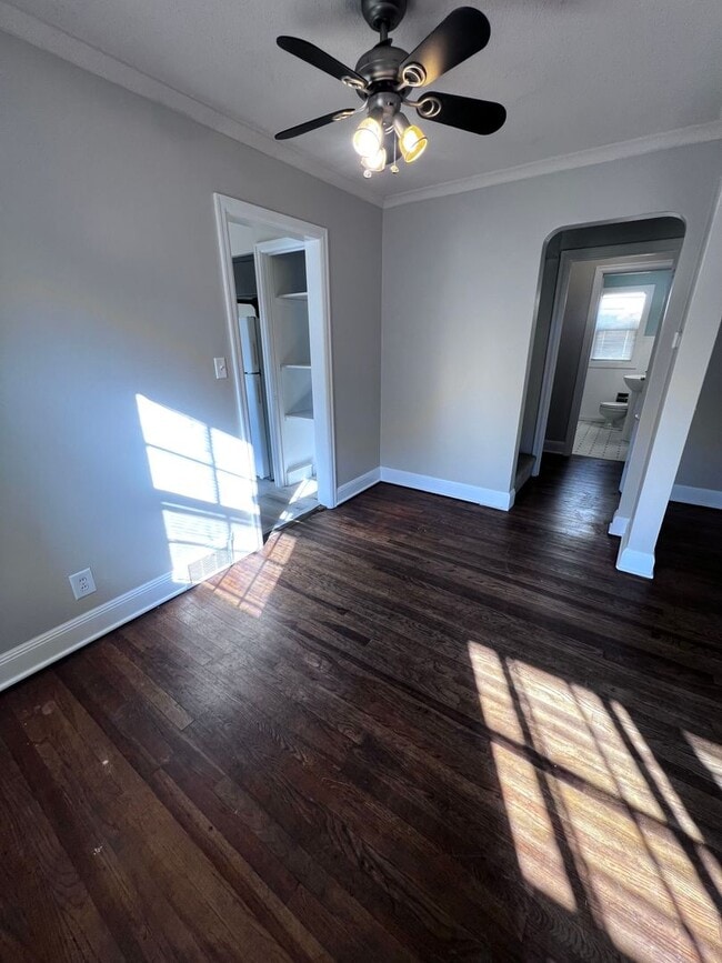 Building Photo - AVAILABLE JUNE 1ST: 4 bedroom 2 bathroom home!