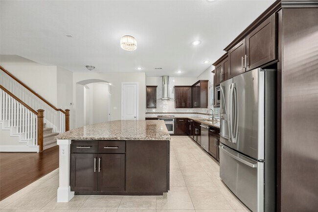 Building Photo - 10510 Trinity Springs Dr