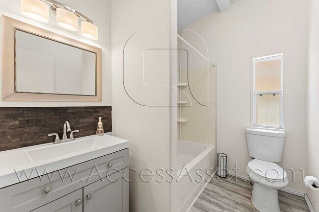 Building Photo - Spacious 3 Bedroom Home with Large Fenced Yard and Two-Car Garage