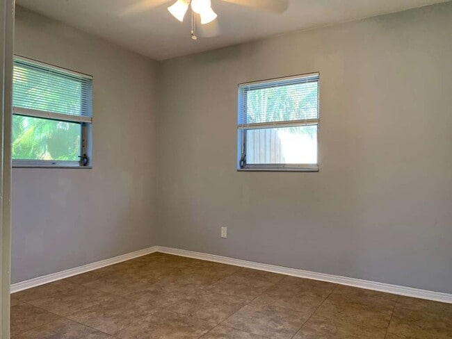 Building Photo - 3 Bedroom 2 Bath Home in Central Gulfport