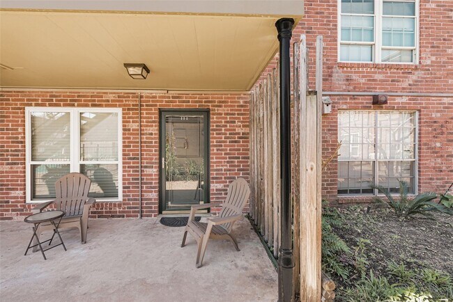 Building Photo - 11540 Chimney Rock Rd