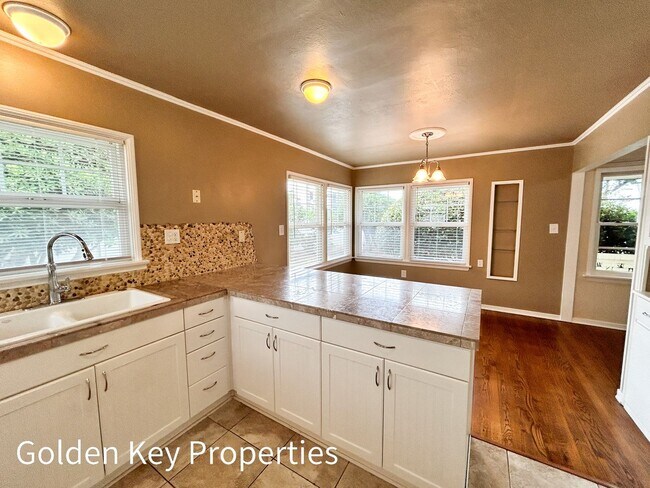 Building Photo - Welcome to this beautiful single-level hom...