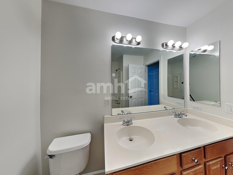 Building Photo - 4583 Waterford Dr NW