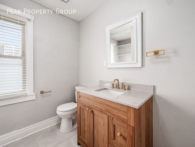 Building Photo - 1252 S Washington Ave