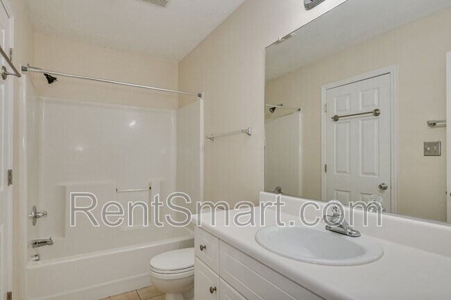 Building Photo - 324 Hornhead Dr