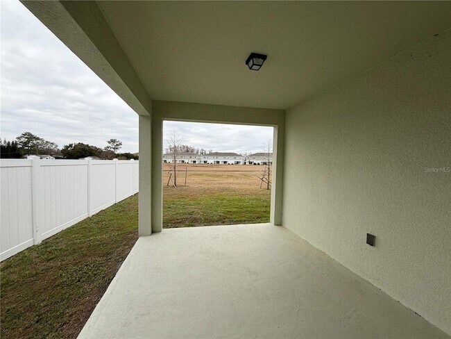 Building Photo - 1568 Sky Lks Dr