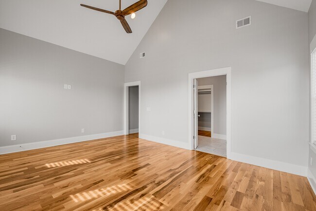 Building Photo - 4604A Michigan Ave