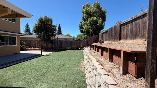 Building Photo - Beautiful Updated 4-Bedroom Martinez Home with Hardwood Floors,  Backyard & Gardener Included