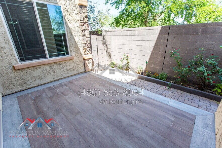 Building Photo - 4721 E Casitas Del Rio Dr