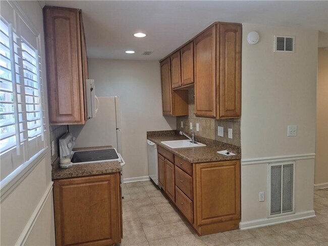 Building Photo - 49 Monet Ct NW