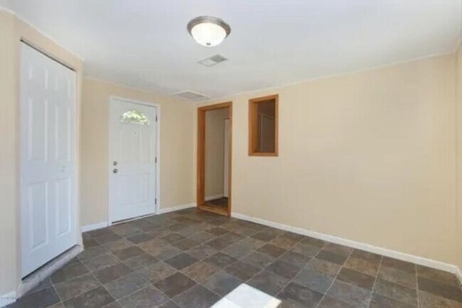Building Photo - Charming, remodeled 3-Bed/1-Bath Parchment ranch style home with enclosed yard and garage