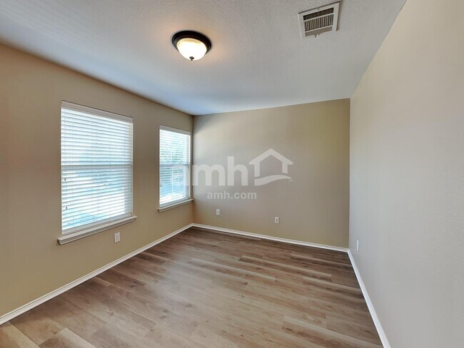 Building Photo - 4020 Hanna Rose Ln