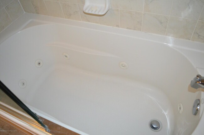 Building Photo - 606 Park Ave