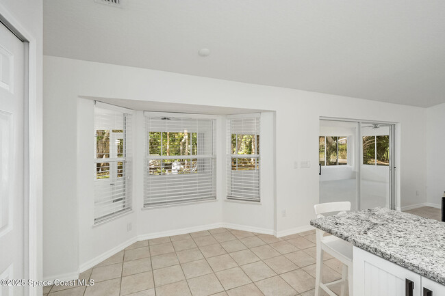 Building Photo - 210 Heron Dr