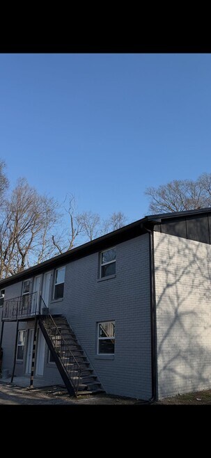 Building Photo - 2705 20th Ave N