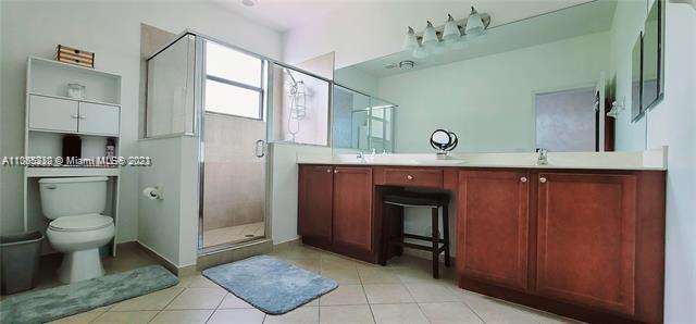 Building Photo - 355 NE 37th Terrace