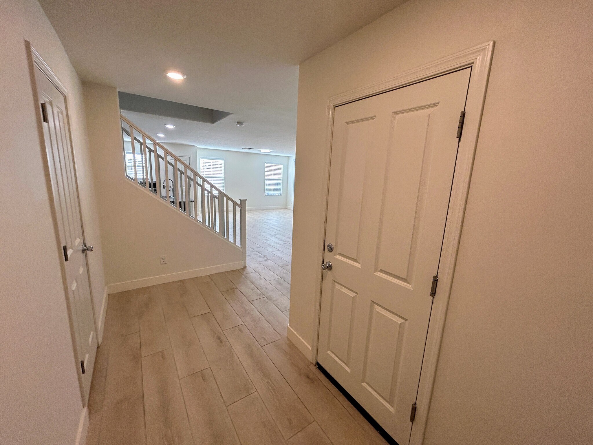 Building Photo - 2964 S Washington St