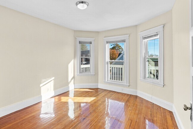 Building Photo - 44 Speedwell St