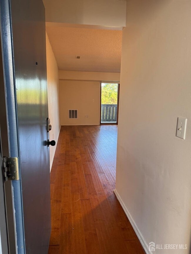 Building Photo - 815 Aspen Dr