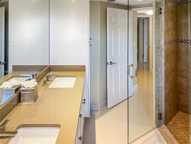 Building Photo - 7300 Radice Ct