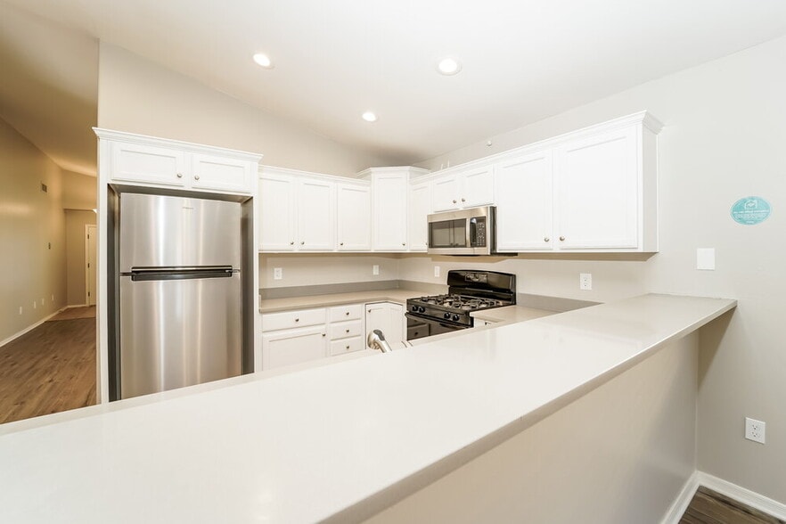 Building Photo - 6821 W Copperwood Way