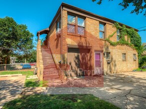 Building Photo - 2309 1/2 N Florida Ave