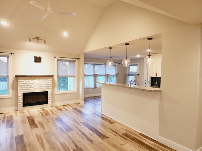 Building Photo - Pre-Leasing: Liberty Place Subdivision - R...